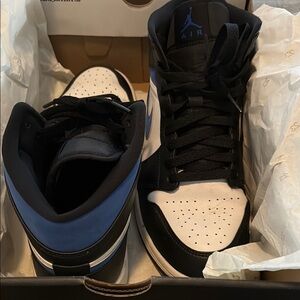 Men's Black and Blue Sneakers